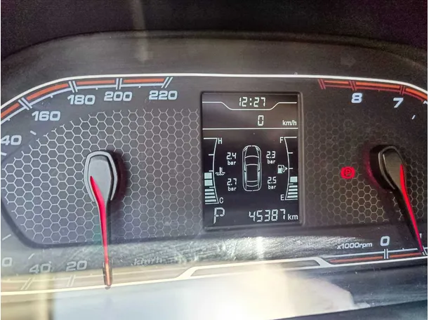 Car image 24