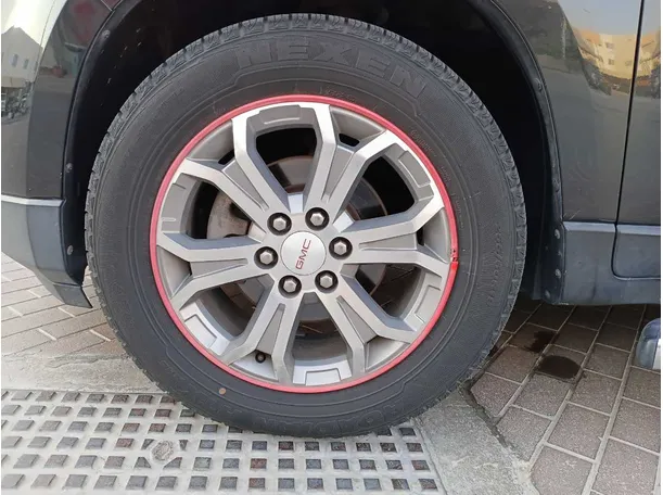 Car image 9