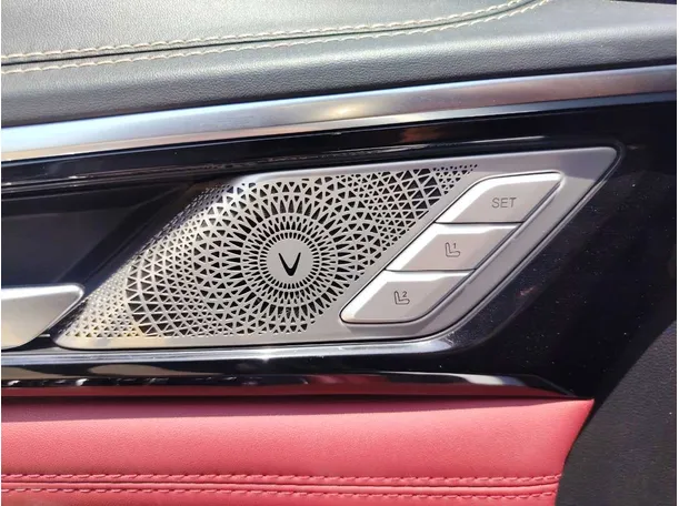 Car image 28