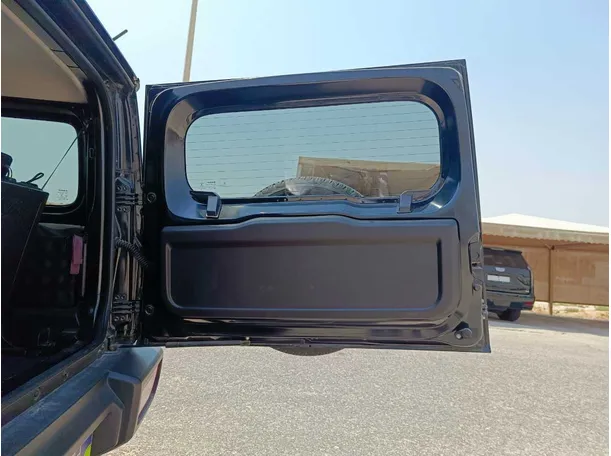 Car image 25