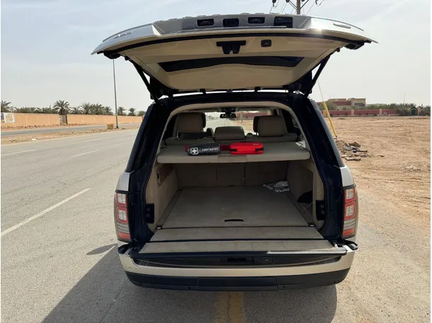 Car image 25