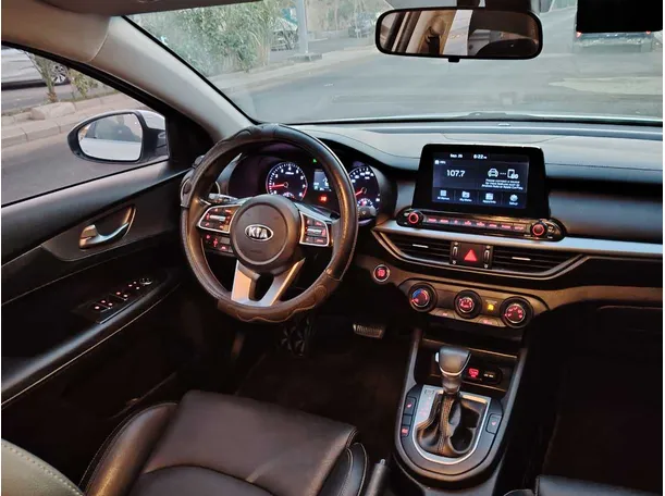 Car image 23