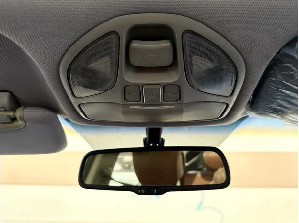 Car image 26