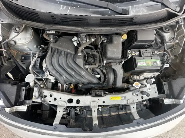 Car image 25
