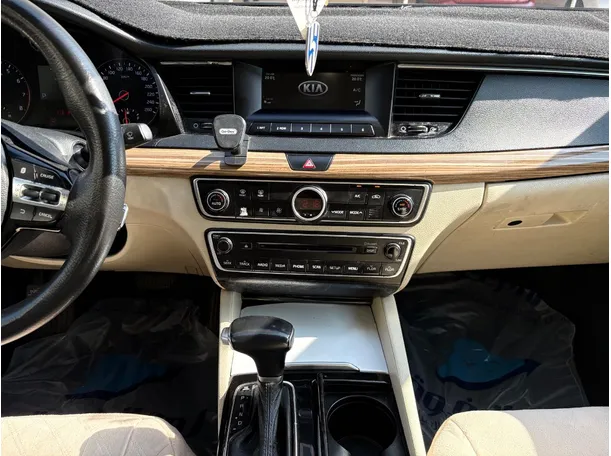 Car image 20