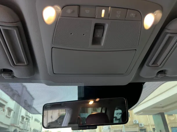 Car image 31