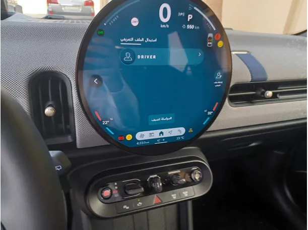 Car image 18