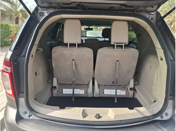 Car image 20