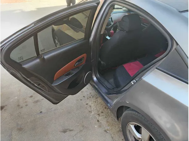 Car image 17