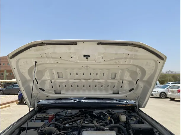 Car image 27