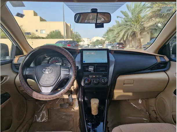 Car image 16