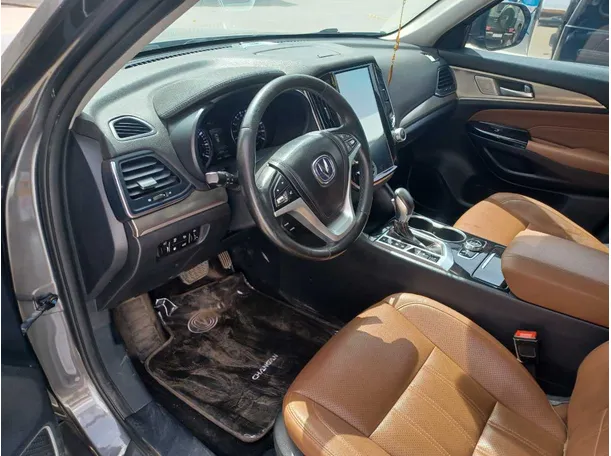 Car image 11