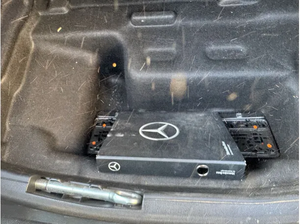 Car image 20