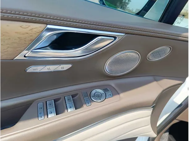 Car image 38