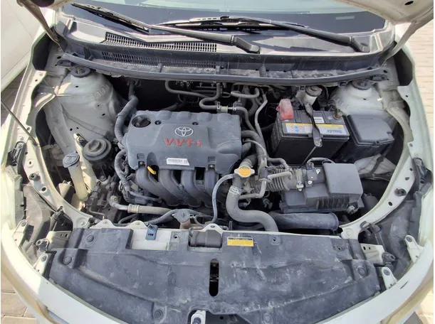 Car image 19