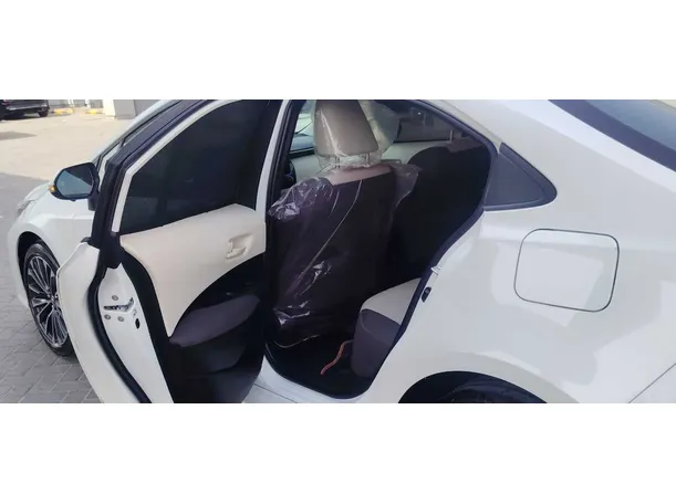 Car image 13