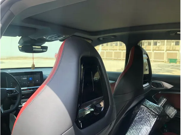 Car image 13