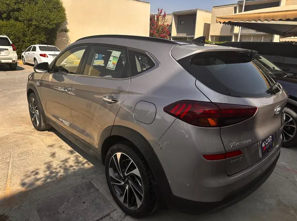 Car image 7