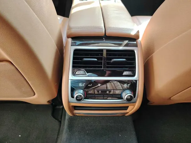 Car image 44