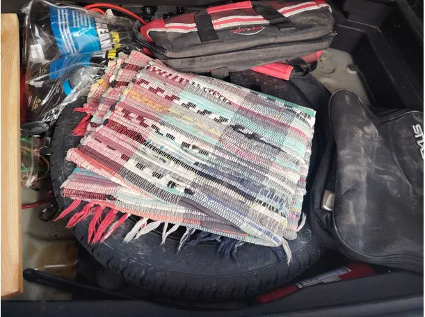 Car image 28