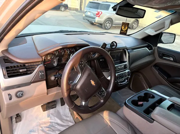 Car image 11