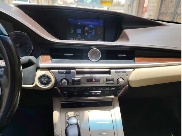 Car image 22