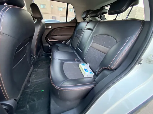 Car image 13
