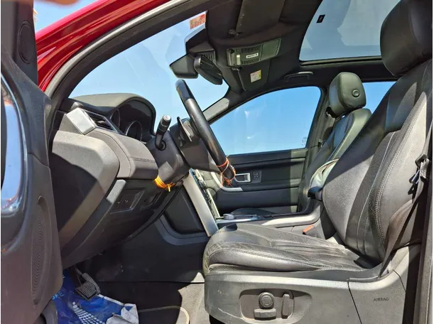 Car image 12