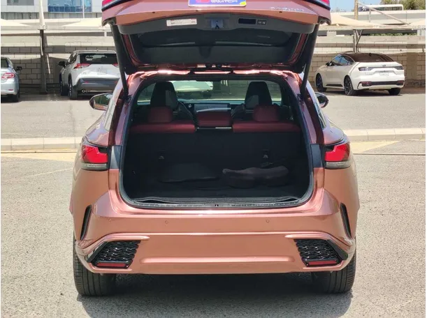 Car image 28