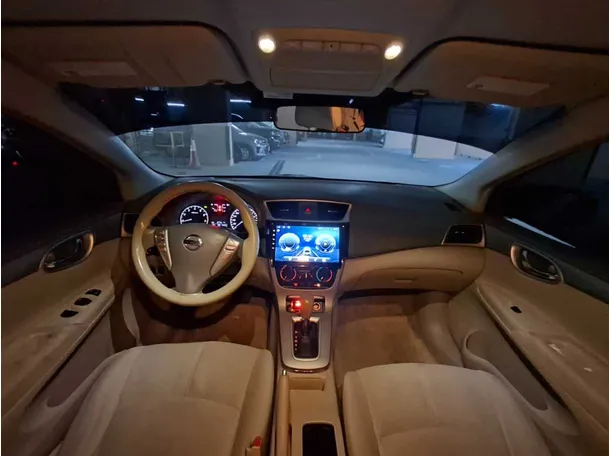 Car image 17