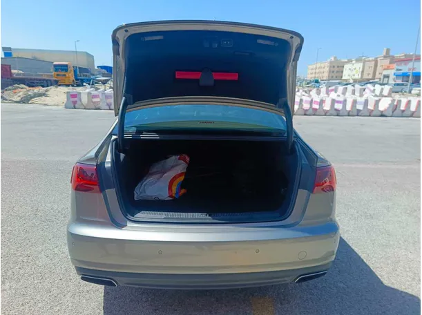 Car image 29