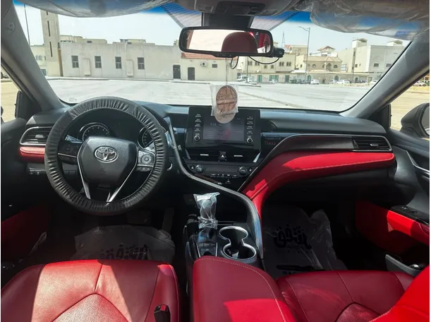 Car image 17