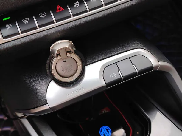 Car image 23