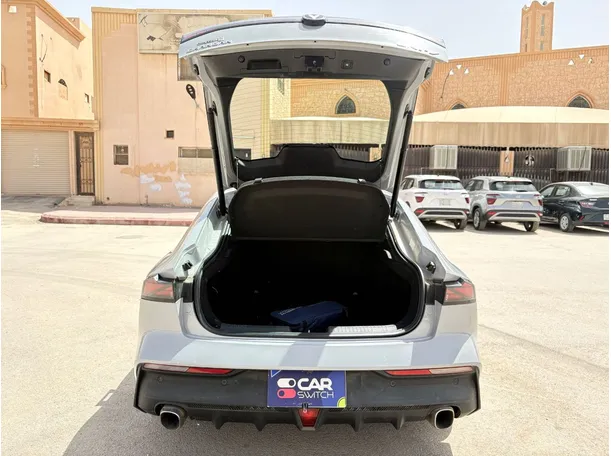 Car image 24