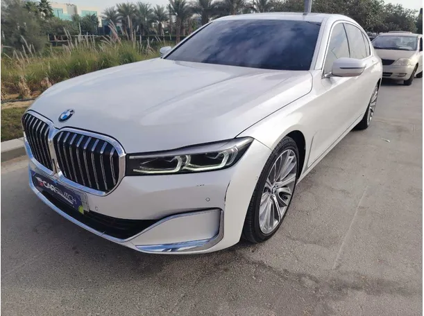 2020 بي ام دبليو 730 في السعودية