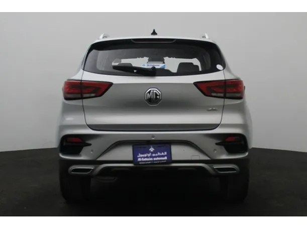 Car image 12