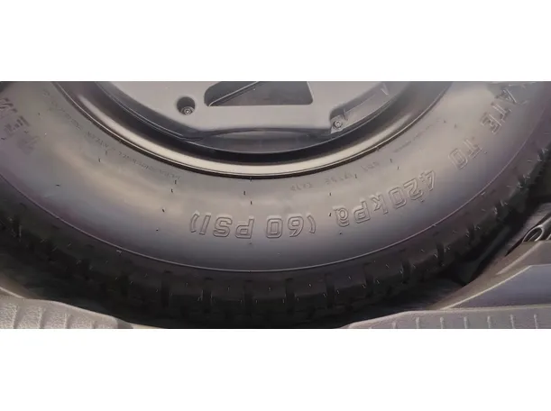 Car image 38