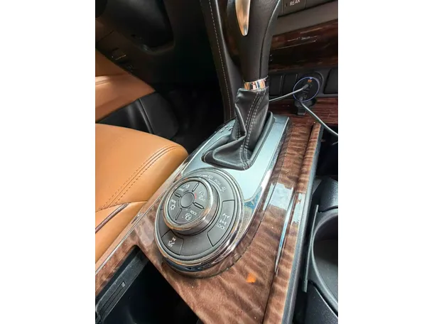 Car image 32