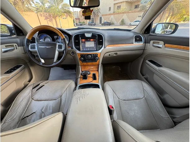 Car image 15
