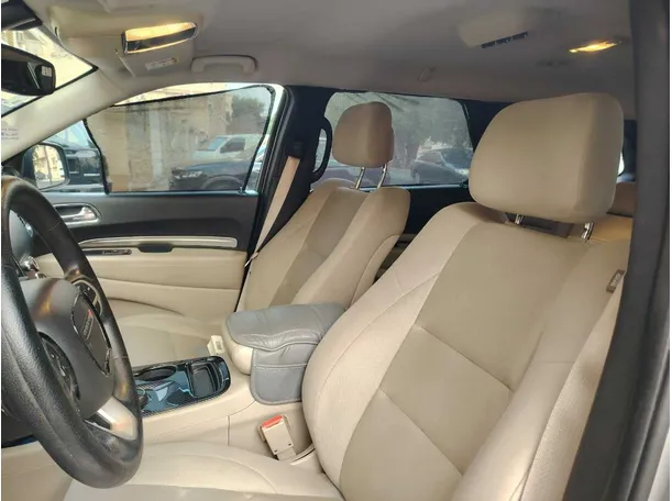 Car image 38