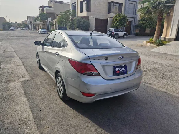 Car image 7