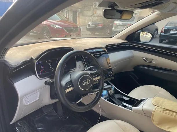 Car image 11
