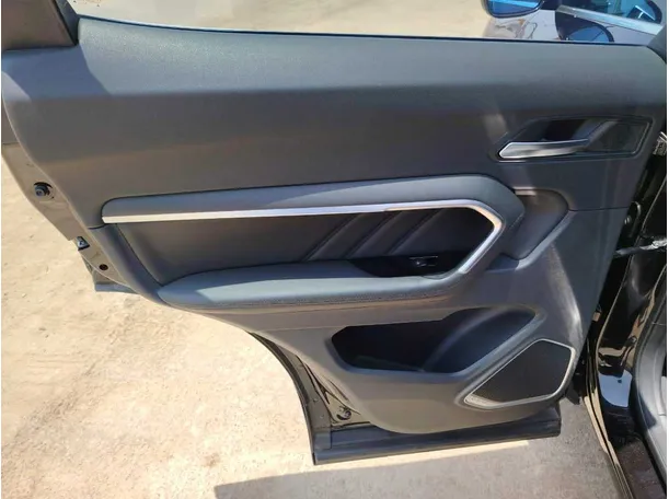 Car image 40