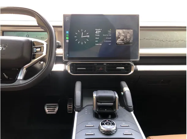 Car image 16