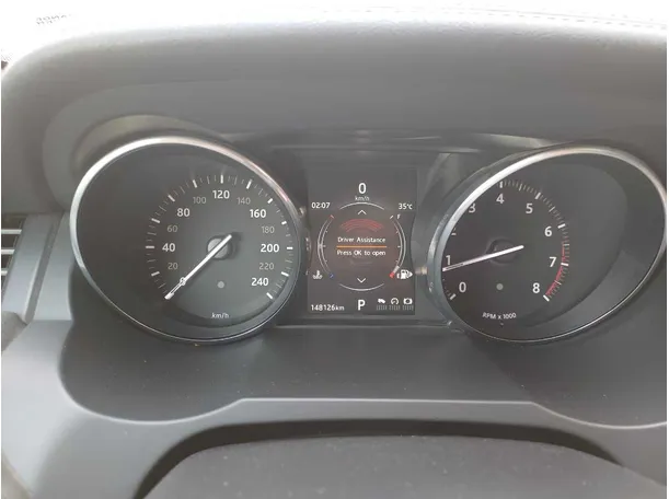 Car image 19