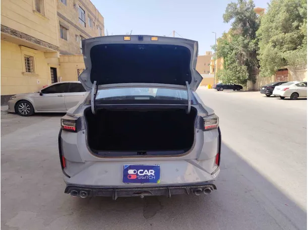 Car image 24