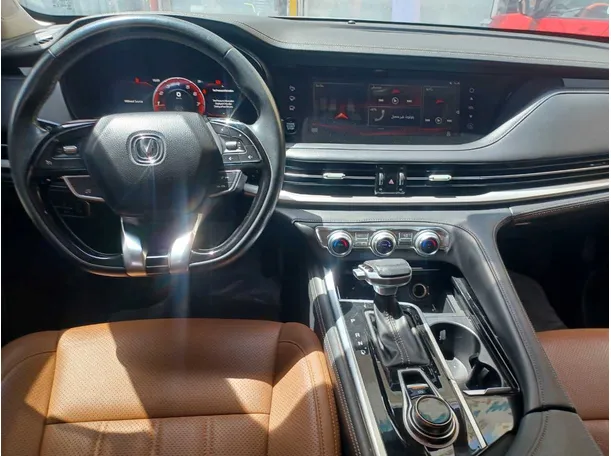 Car image 16