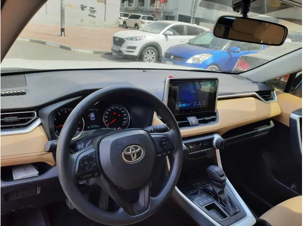 Car image 10