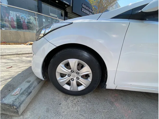 Car image 8