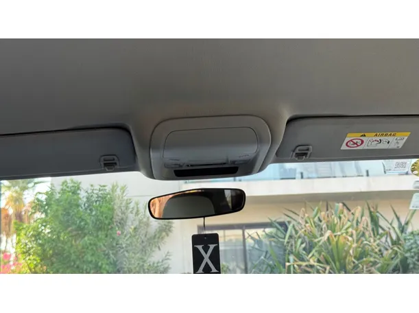 Car image 24